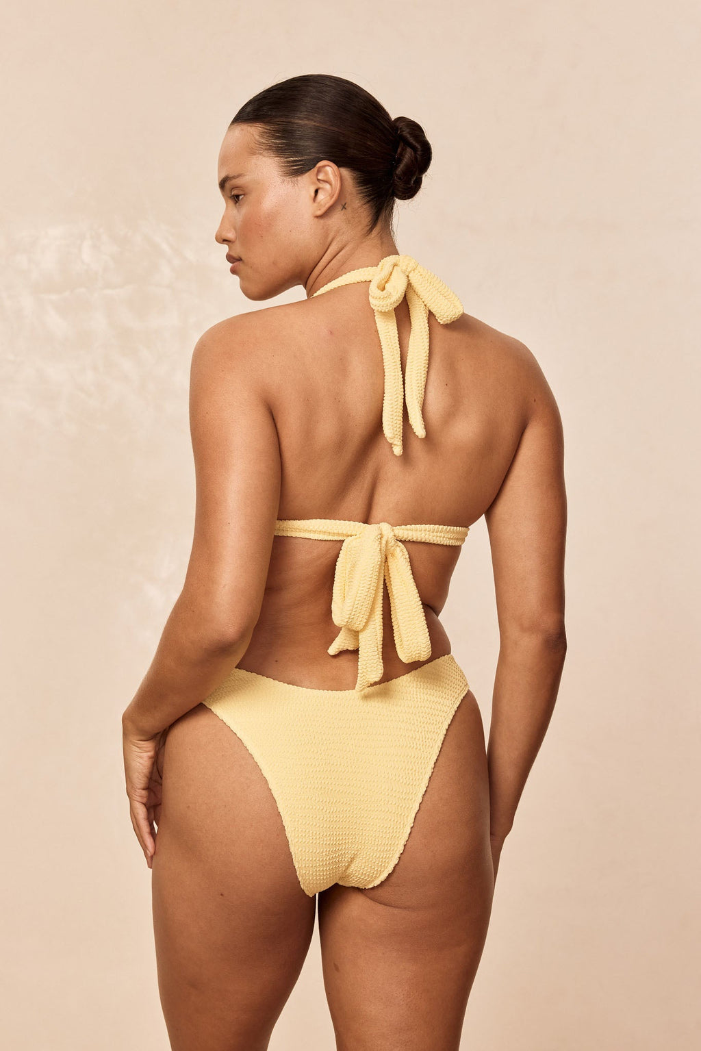 Top de Bikini Morocco Honey – Textura Crinkle Color Miel
