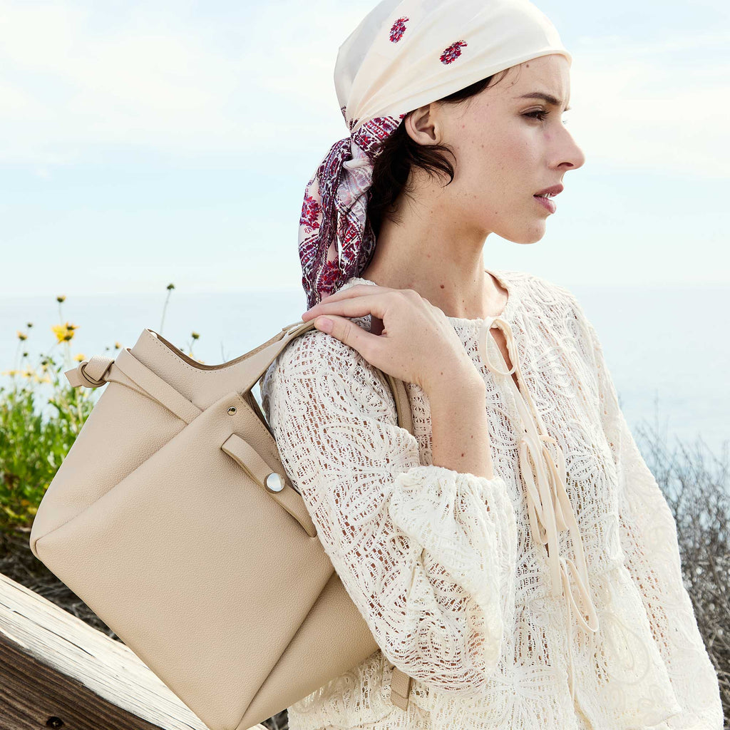 Avril | Bolso de Mano Beige de Cuero Vegano reciclado.