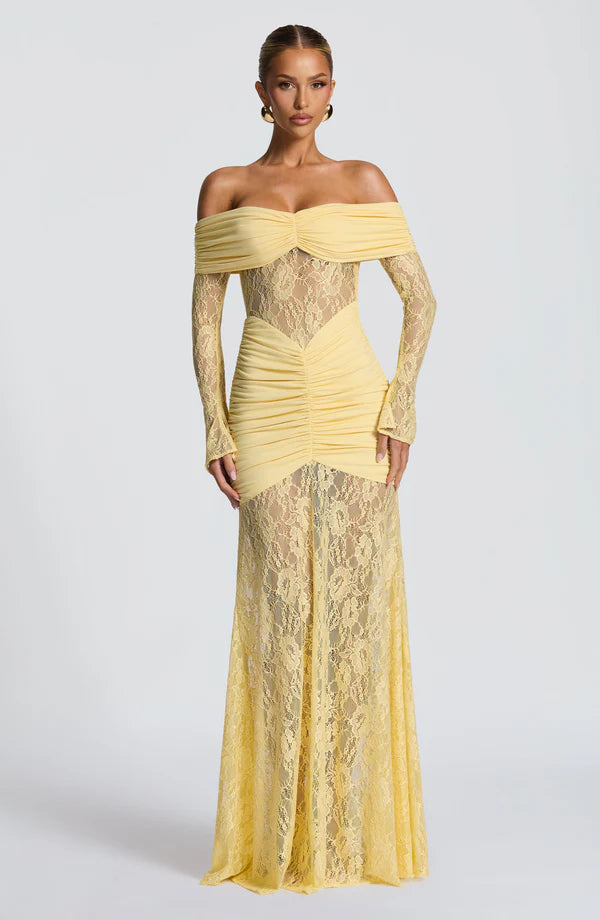 Vestido Maxi Elegante de Encaje con Hombros Descubiertos y Corte Ajustado
