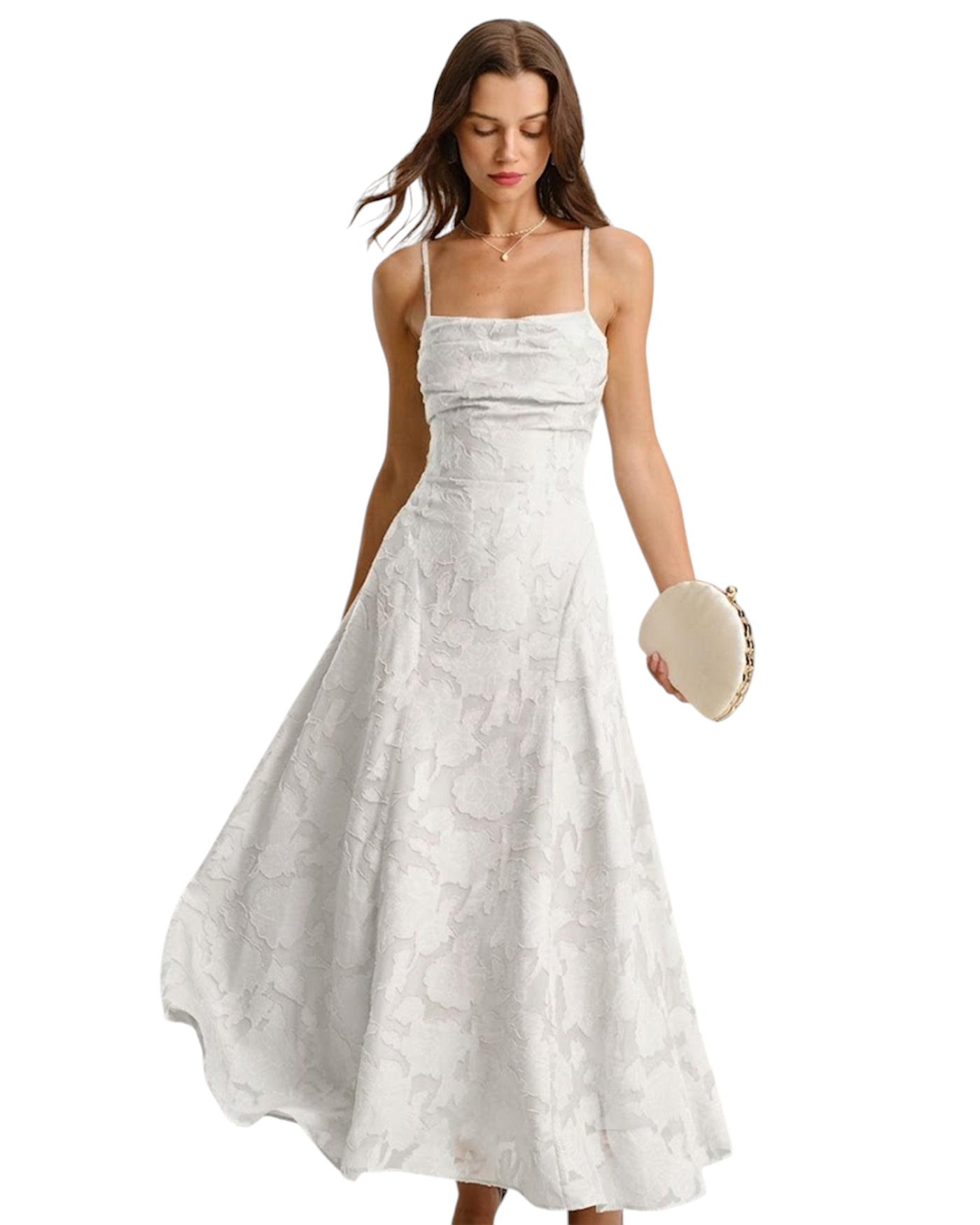 Modelo con vestido maxi Zevrion de jacquard blanco con espalda cruzada